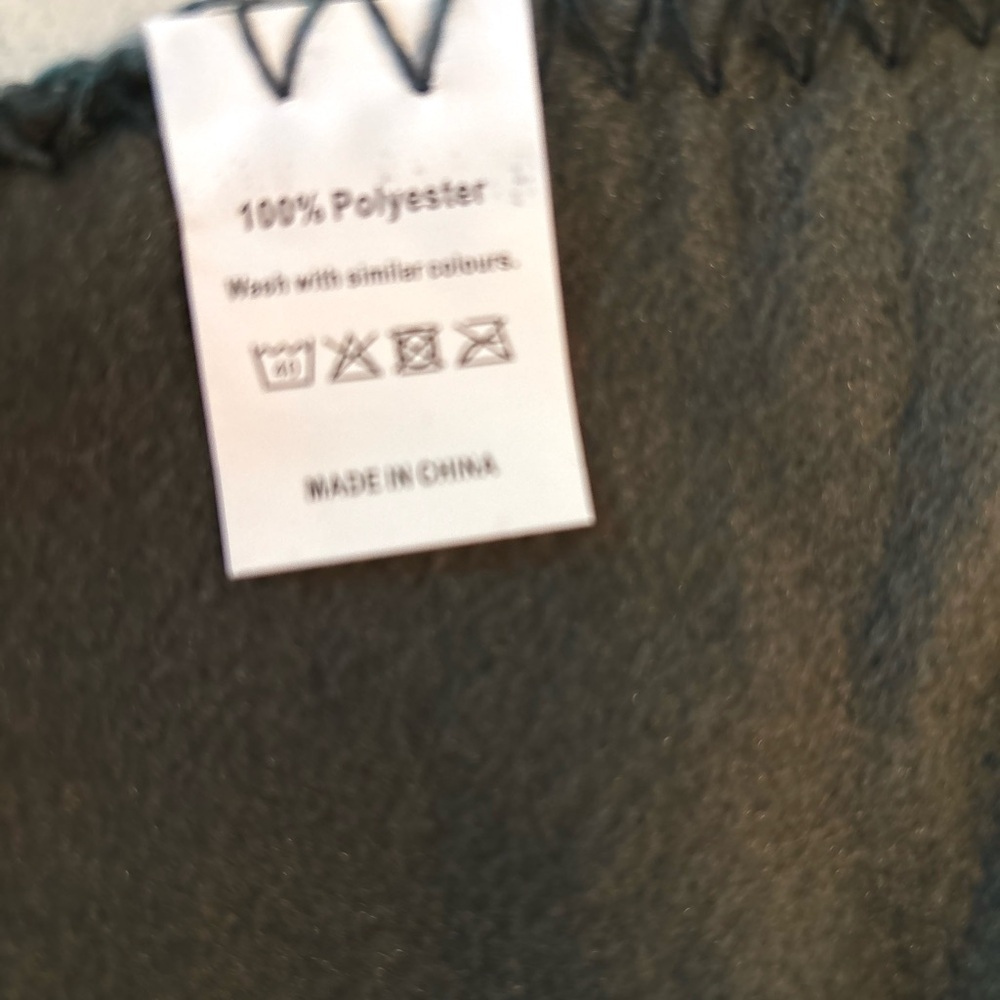 Dark Gray Soft Throw Blanket - Soft Cozy Home Blanket NWOT - Picture 6 of 7